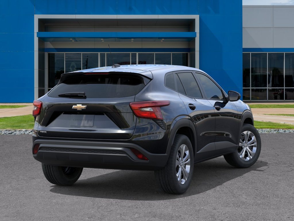 New 2026 Chevrolet Trax LS w/ Driver Confidence Package FWD image 4