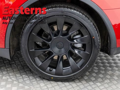 Used 2021 Tesla Model Y Long Range AWD/4WD image 27