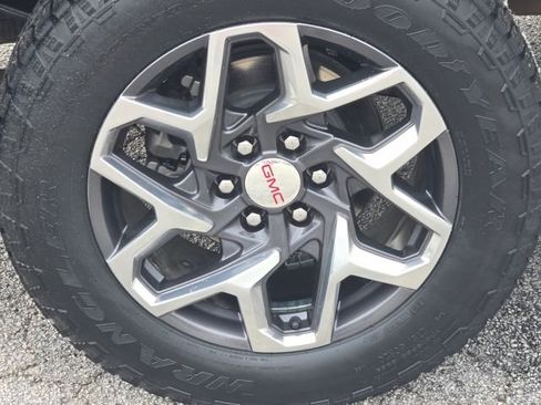 Used 2023 GMC Sierra 1500 SLT w/ SLT Premium Plus Package image 11