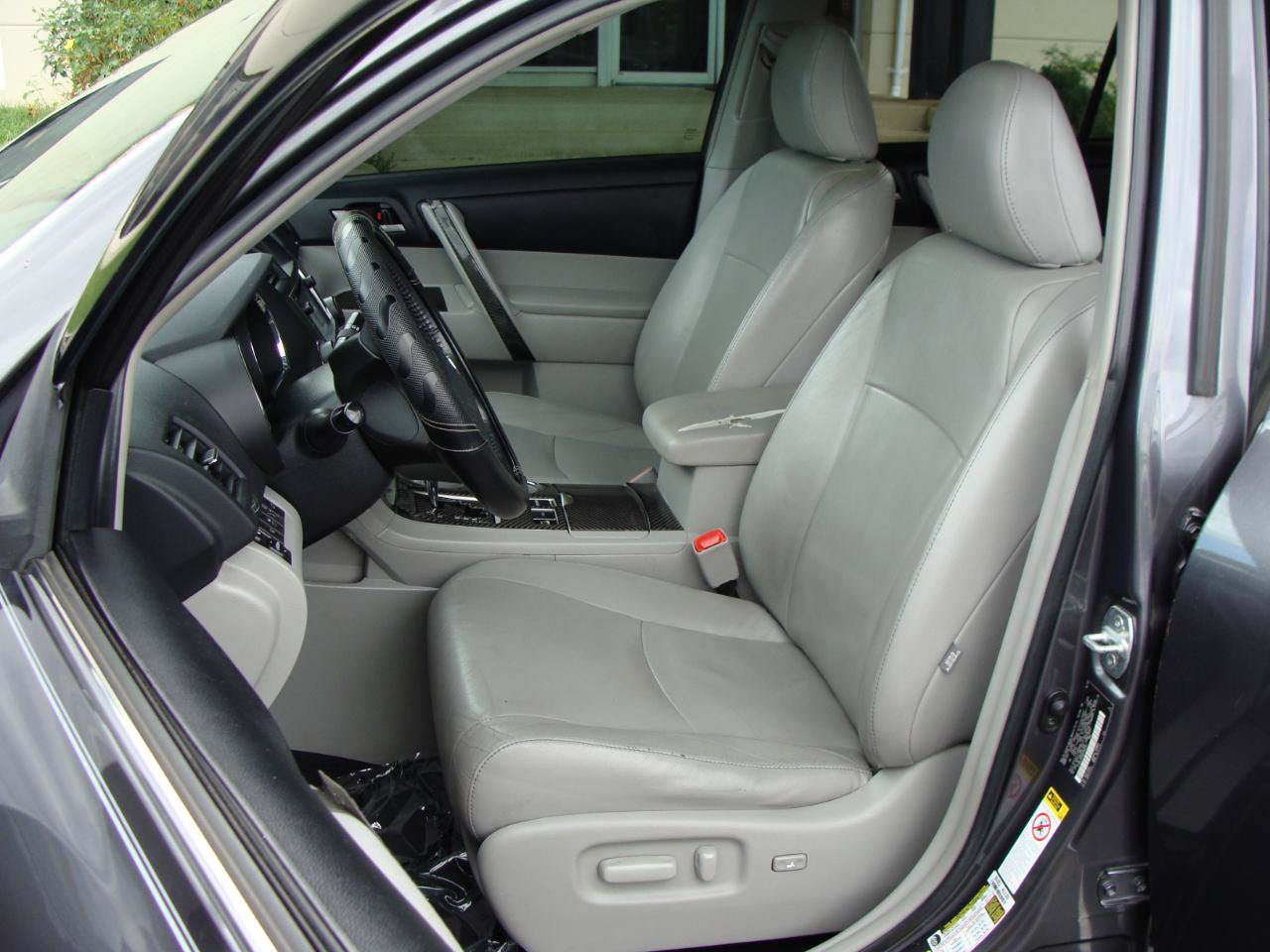 Used 2013 Toyota Highlander SE AWD/4WD image 7