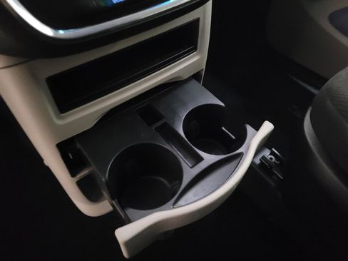 Used 2018 Dodge Grand Caravan SE image 26