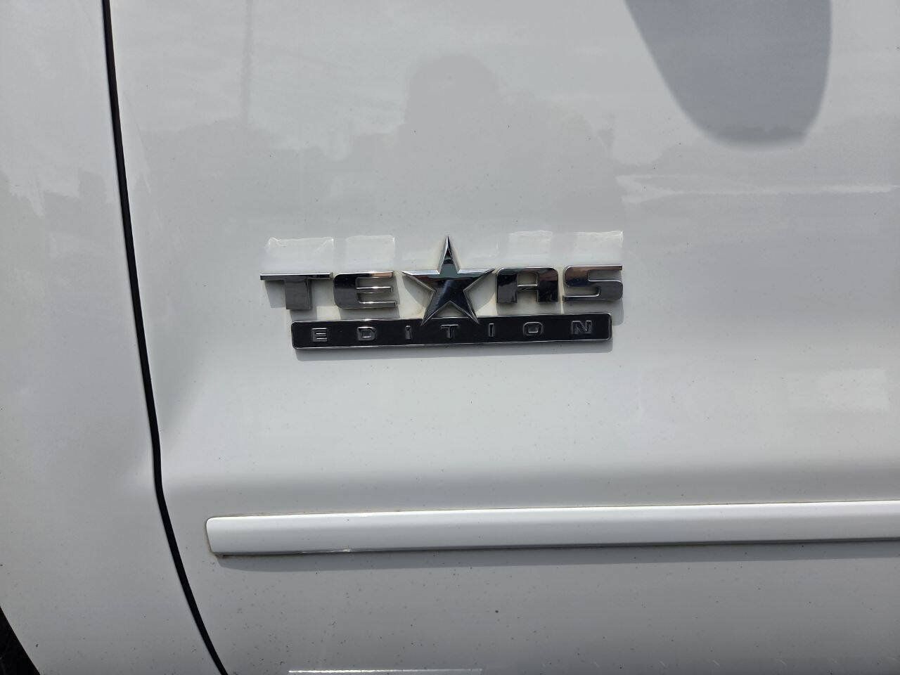 Used 2018 Chevrolet Silverado 1500 LT w/ LT Eassist Package RWD image 22