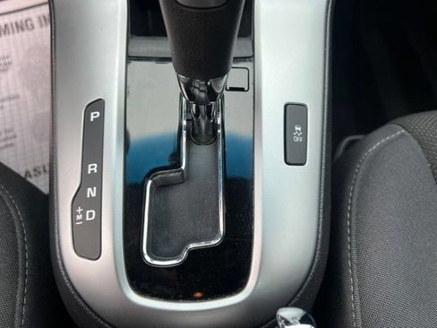 Used 2015 Chevrolet Cruze LT FWD image 25