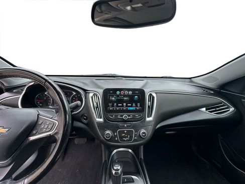 Used 2018 Chevrolet Malibu LT FWD image 16