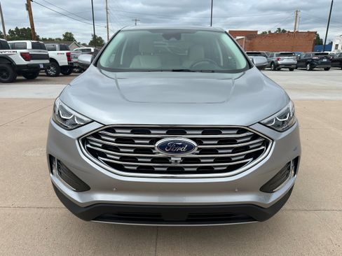 Used 2022 Ford Edge Titanium w/ Equipment Group 301A image 2