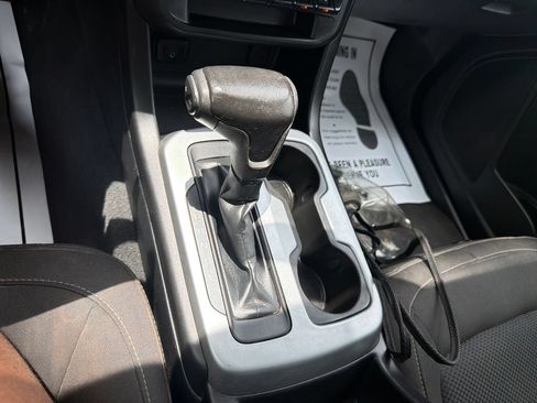 Used 2020 Chevrolet Colorado LT w/ Safety Package RWD image 22