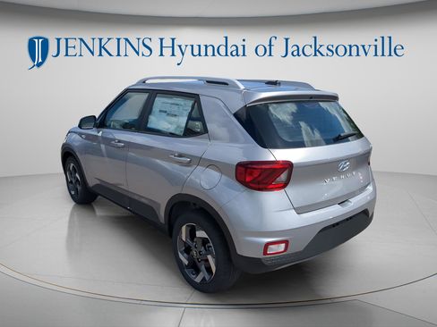 New 2026 Hyundai Venue SEL FWD image 5