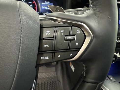 Certified 2025 Lexus LX 600 4WD w/ Luxury Package image 30