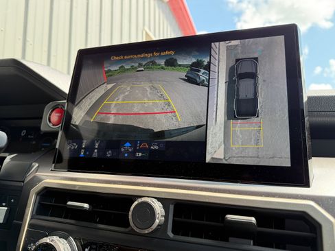 Certified 2025 Toyota Tacoma TRD Sport w/ TRD Sport Premium Package AWD/4WD image 20
