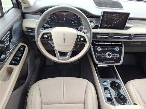 Used 2020 Lincoln Corsair AWD w/ Premium Package image 11