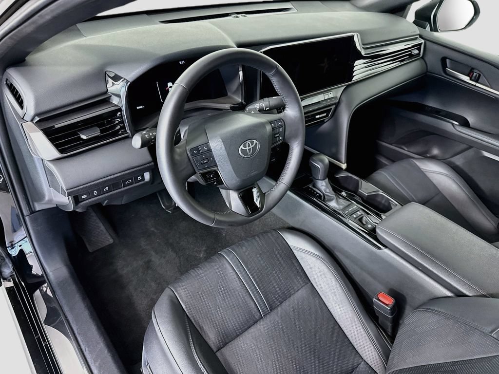 Used 2025 Toyota Camry XSE FWD image 9