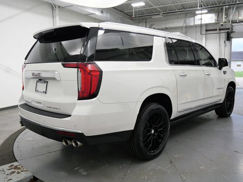 Used 2023 GMC Yukon XL Denali AWD/4WD image 7