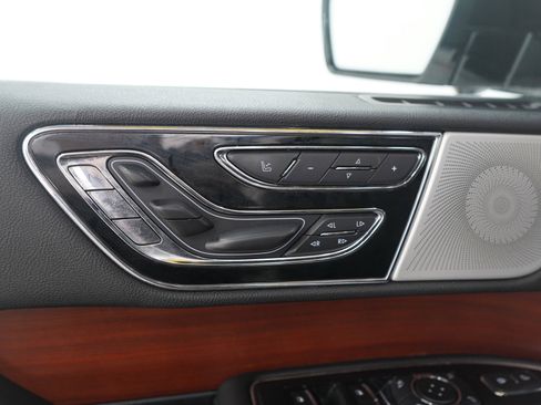 Used 2020 Lincoln Navigator L Reserve w/ Luxury Package image 25