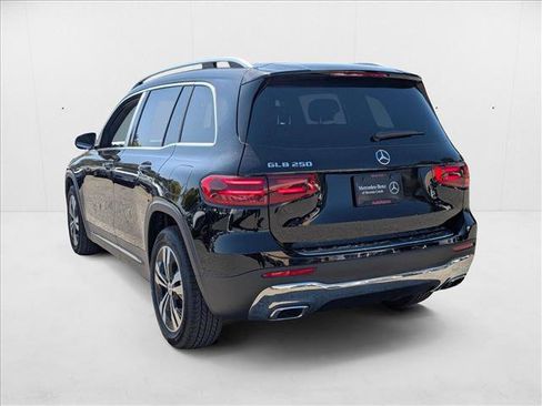 New 2025 Mercedes-Benz GLB 250 image 8