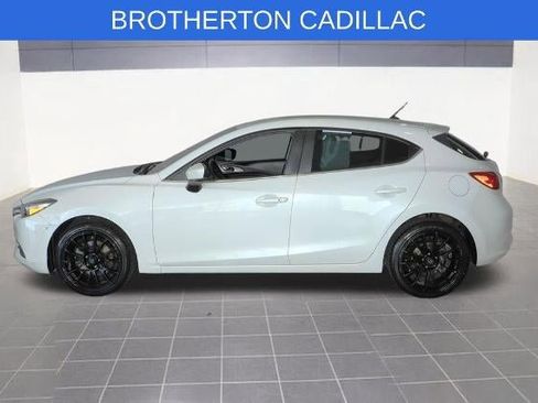 Used 2018 MAZDA MAZDA3 Touring FWD image 2