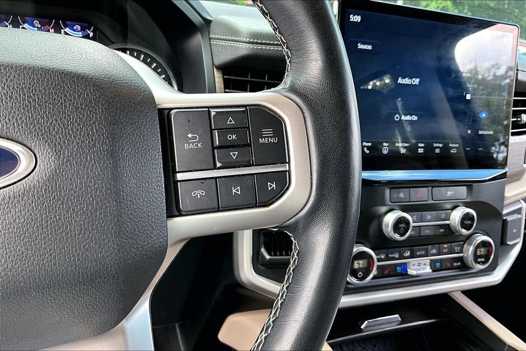 Used 2024 Ford Expedition Limited AWD/4WD image 12