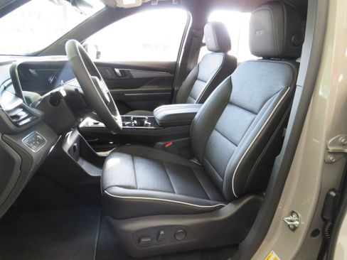 New 2026 Buick Enclave Sport Touring w/ Power Package image 12