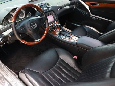 Used 2009 Mercedes-Benz SL 550 w/ Premium I Pkg image 4