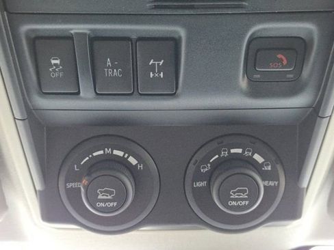 Used 2020 Toyota 4Runner TRD Off-Road image 17