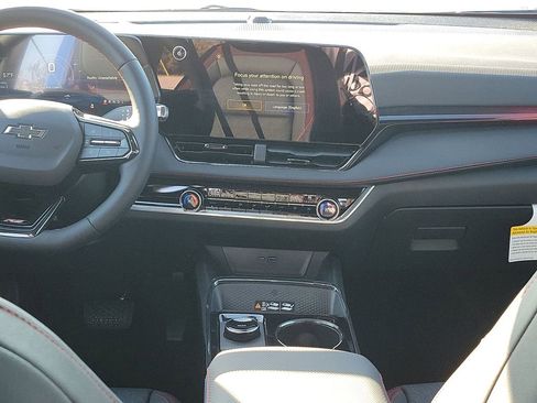 Used 2025 Chevrolet Equinox RS w/ Safety and Technology Package image 22