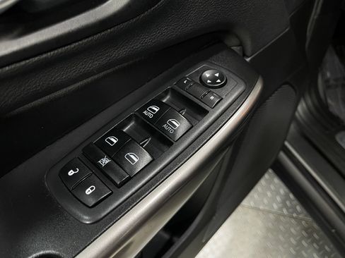 Used 2019 Jeep Cherokee Limited AWD/4WD image 15