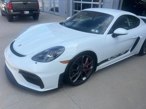 Used 2021 Porsche 718 Cayman GT4 RWD image 6