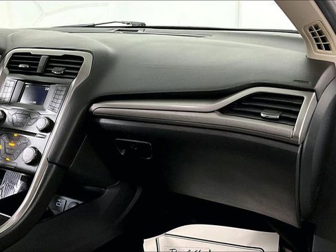 Used 2018 Ford Fusion S image 16