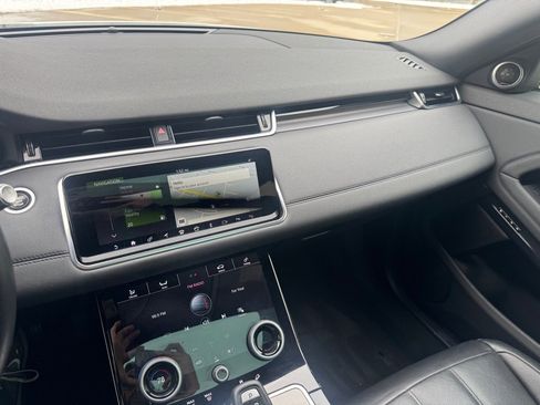 Used 2020 Land Rover Range Rover Evoque SE image 19