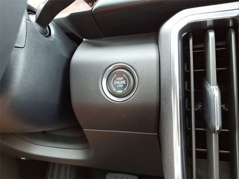 New 2026 GMC Acadia Elevation w/ Elevation Premium Package image 17