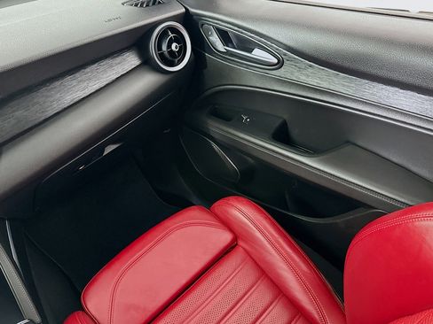 Used 2022 Alfa Romeo Stelvio Sprint image 22