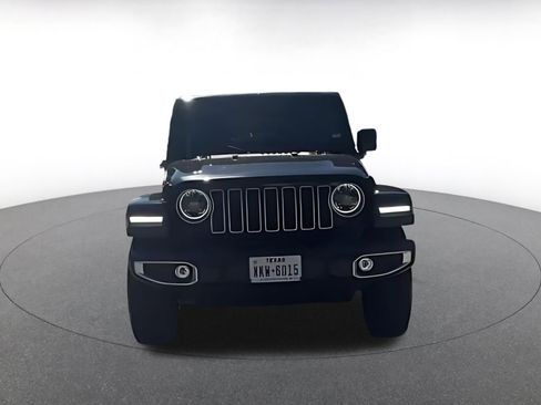 Used 2025 Jeep Wrangler Unlimited Sahara AWD/4WD image 10