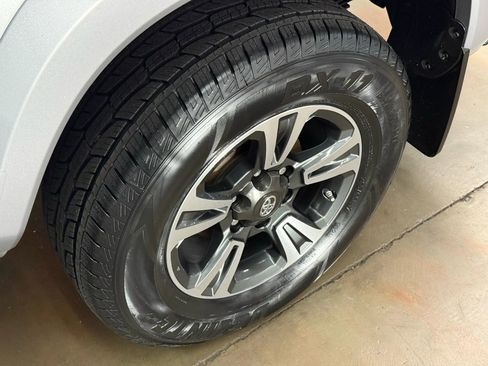 Used 2018 Toyota Tacoma TRD Sport image 30