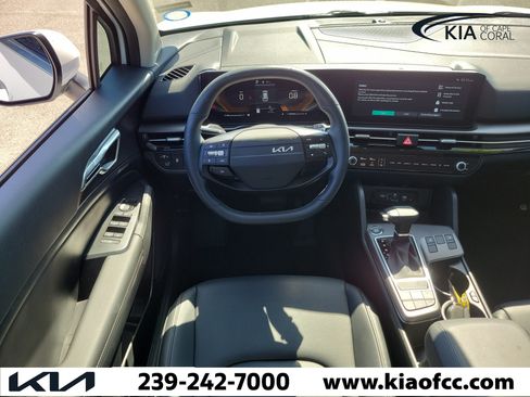 Certified 2026 Kia Sportage EX w/ EX Panorama Roof Package FWD image 16