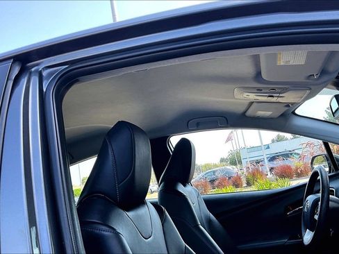 Used 2016 Toyota Prius Four Touring w/ Preferred Accessory Package FWD image 27