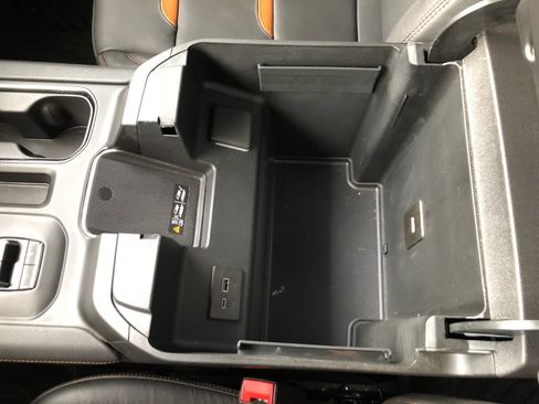 Used 2025 GMC Sierra 3500 AT4 w/ AT4 Premium Plus Package AWD/4WD image 22