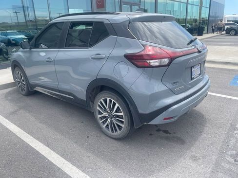 Used 2023 Nissan Kicks SR w/ SR Premium Package FWD image 3