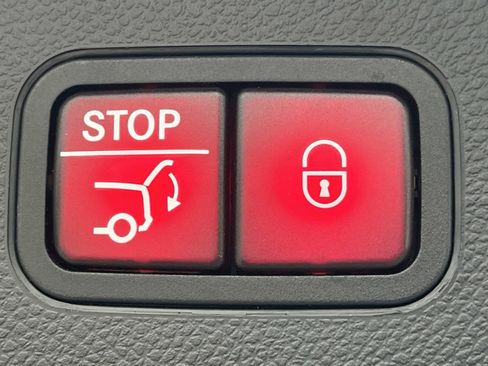 Certified 2022 Mercedes-Benz GLC 300 4MATIC image 11