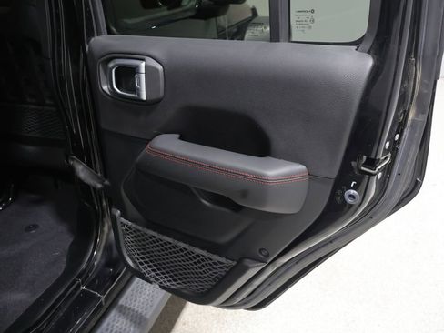 Used 2021 Jeep Wrangler Unlimited Rubicon AWD/4WD image 18
