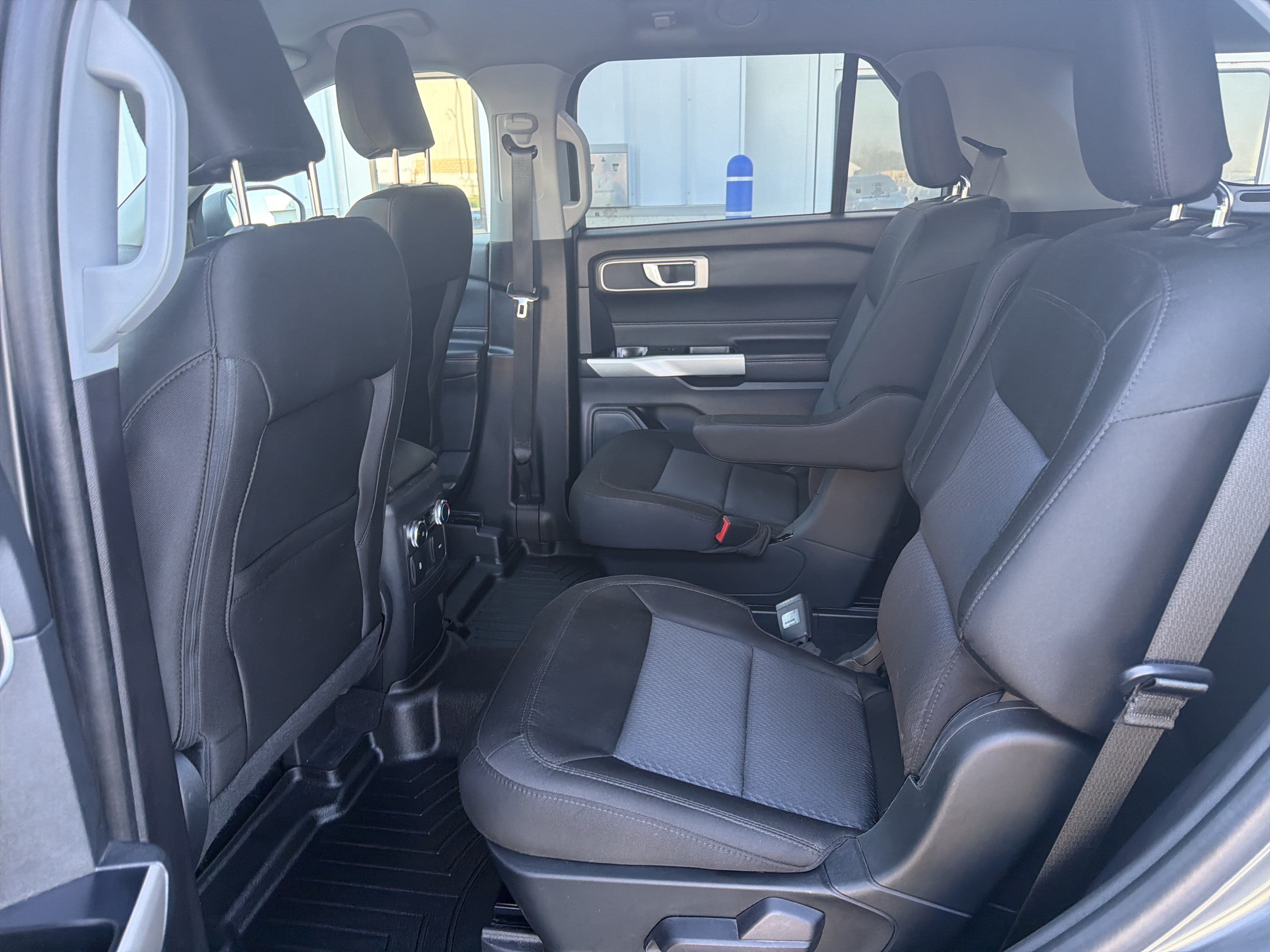 Used 2023 Ford Explorer XLT w/ Class IV Trailer Tow Package AWD/4WD image 24