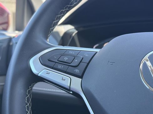 Used 2023 Volkswagen Taos SEL image 13