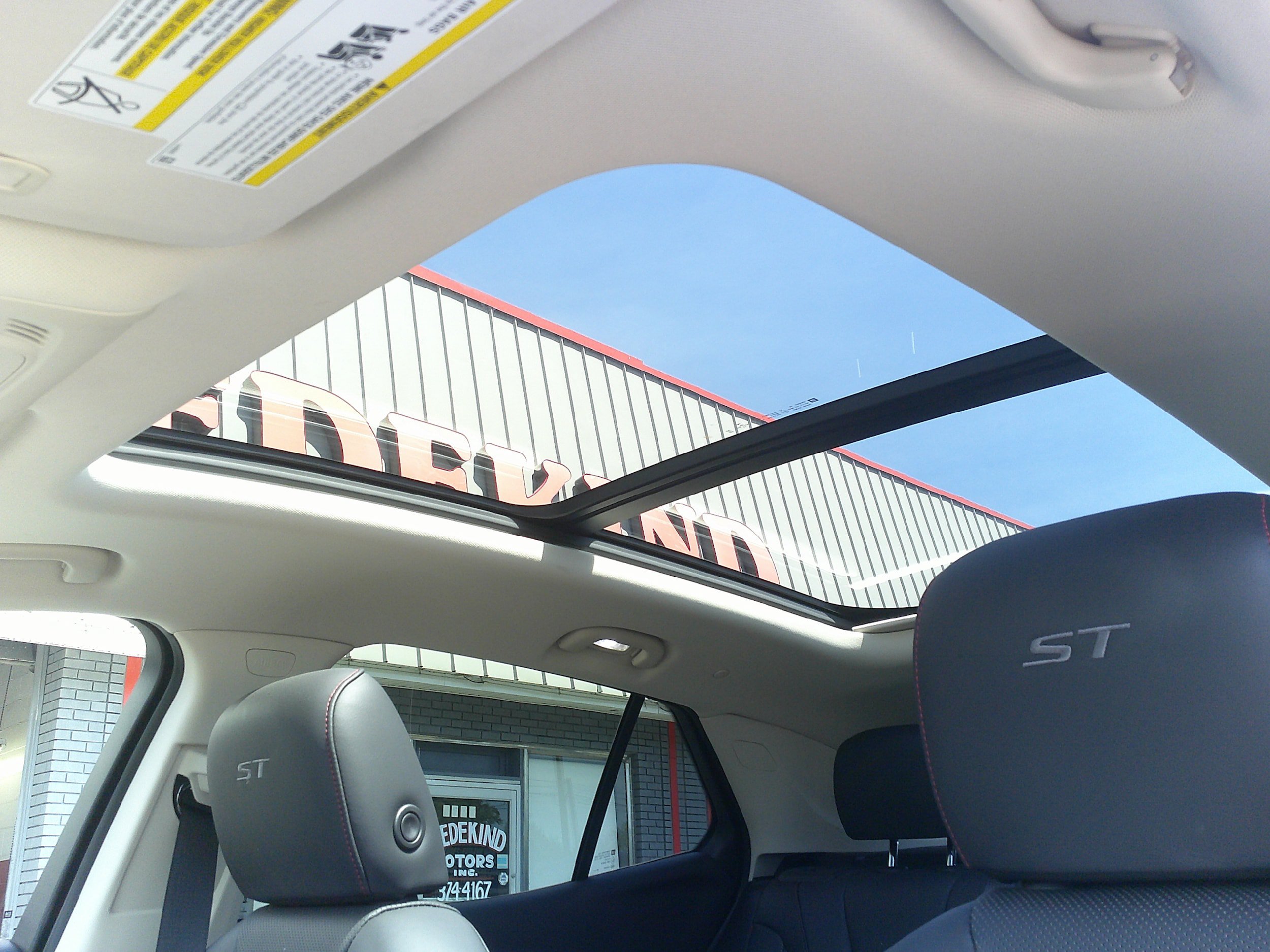Used 2023 Buick Envision Essence w/ Sport Touring Package AWD/4WD image 18