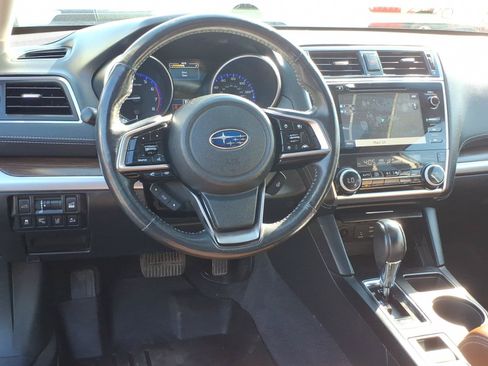 Used 2018 Subaru Outback 2.5i Touring AWD/4WD image 10