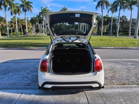 Used 2023 MINI Cooper 4-Door Hardtop FWD image 17