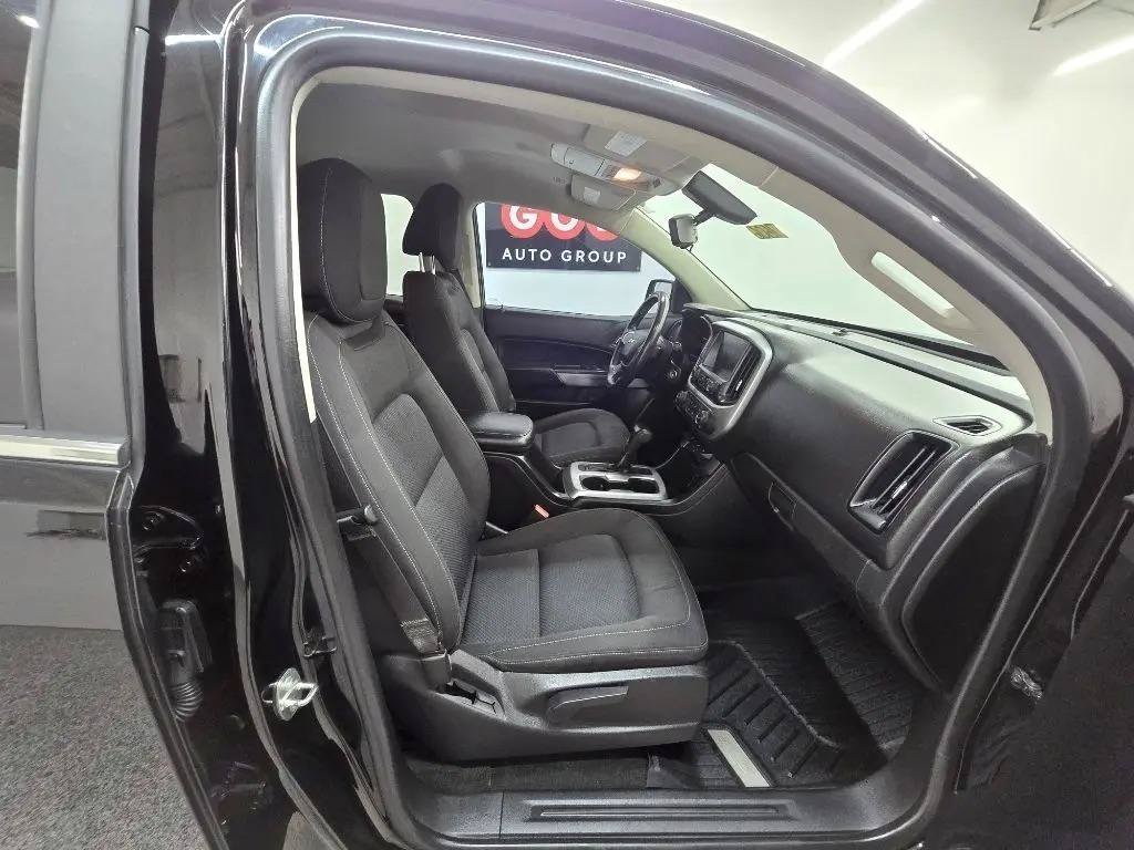 Used 2018 Chevrolet Colorado LT w/ LT Convenience Package RWD image 11