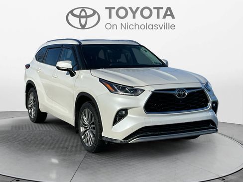 Used 2020 Toyota Highlander Platinum image 8