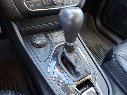 Used 2023 Jeep Cherokee Altitude Lux image 14