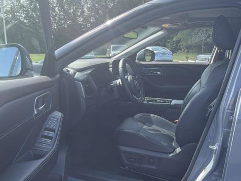 Used 2023 Nissan Rogue Platinum w/ Platinum Premium Package AWD/4WD image 17