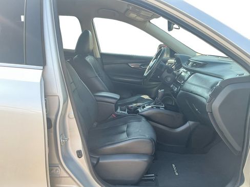 Used 2018 Nissan Rogue SL FWD image 22