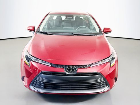 Used 2023 Toyota Corolla LE image 2