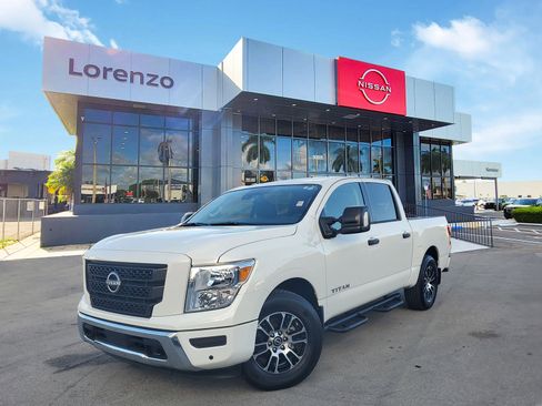 Certified 2024 Nissan Titan SV w/ SV Convenience Package image 1